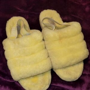 UGG Women's Fluffy Yellow Slippers Size 10 Pre Owned Good Condition